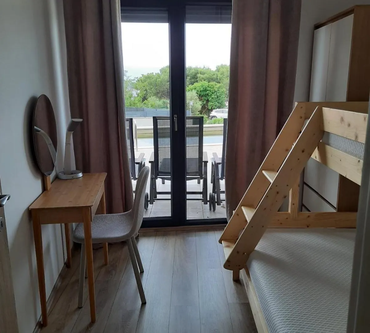 Sunset Medulin Apartment 0*,  Croatia